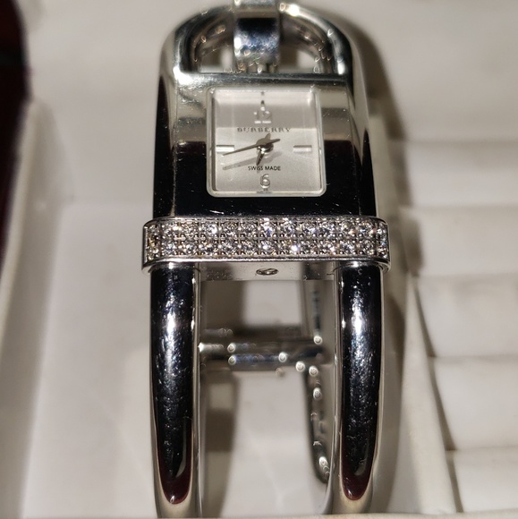 Burberry 26 diamond ladies watch - Picture 2 of 4
